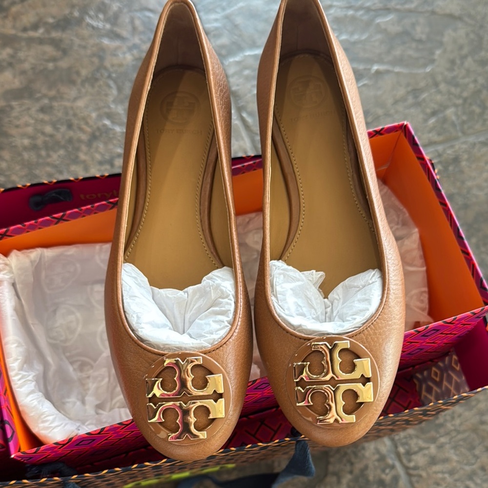 Tory Burch Tan Leather Flats with Rounded Toe